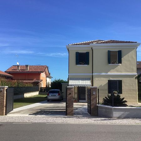 La Casa Gialla Скардовари Экстерьер фото