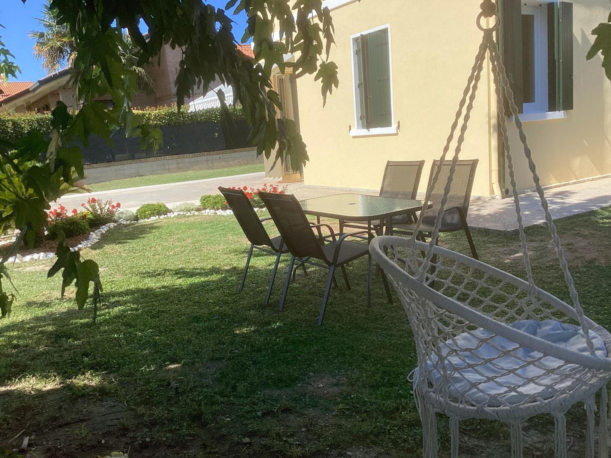 La Casa Gialla Скардовари Экстерьер фото